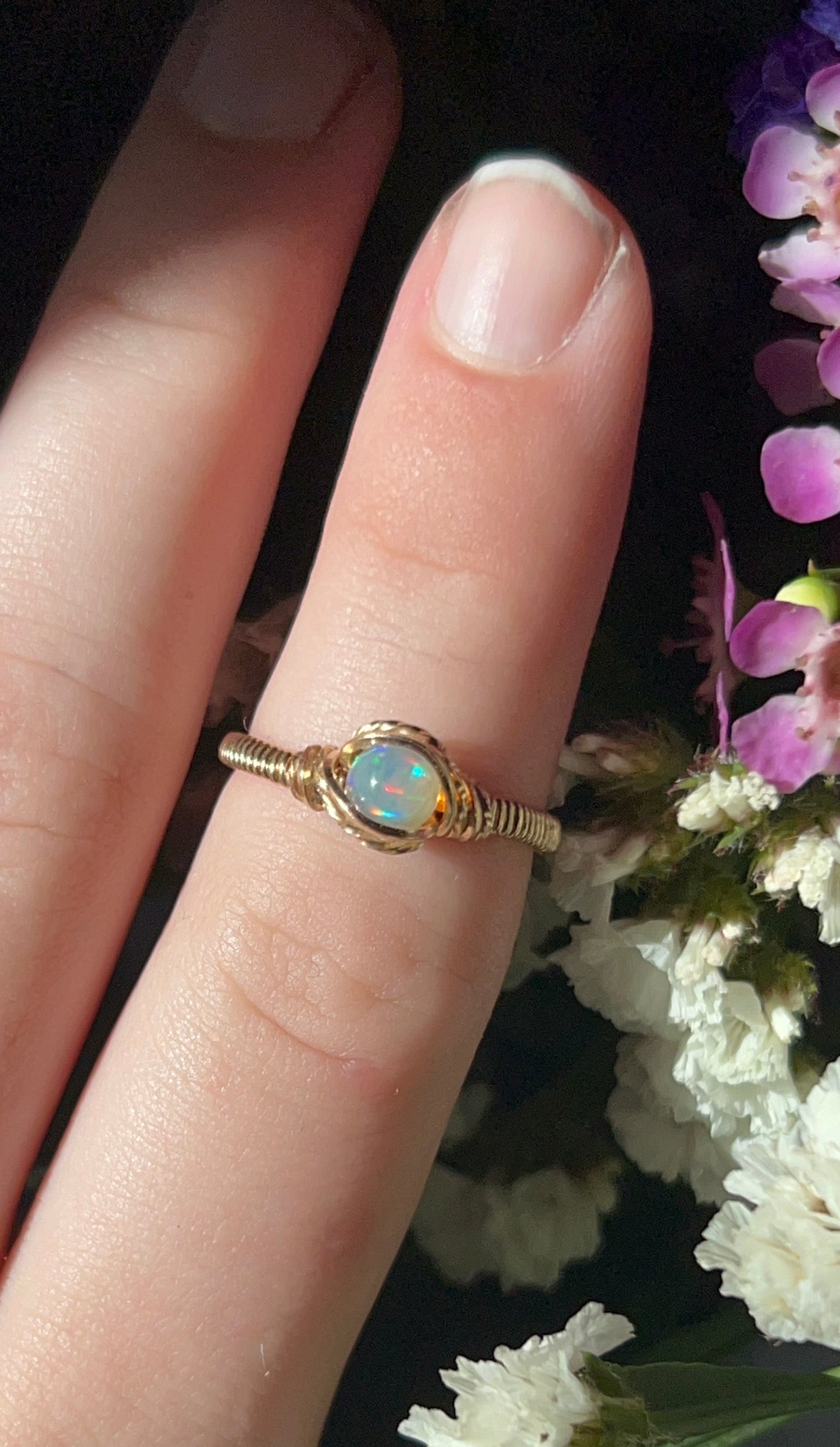 elegant 14k gold opal ring size 6.5