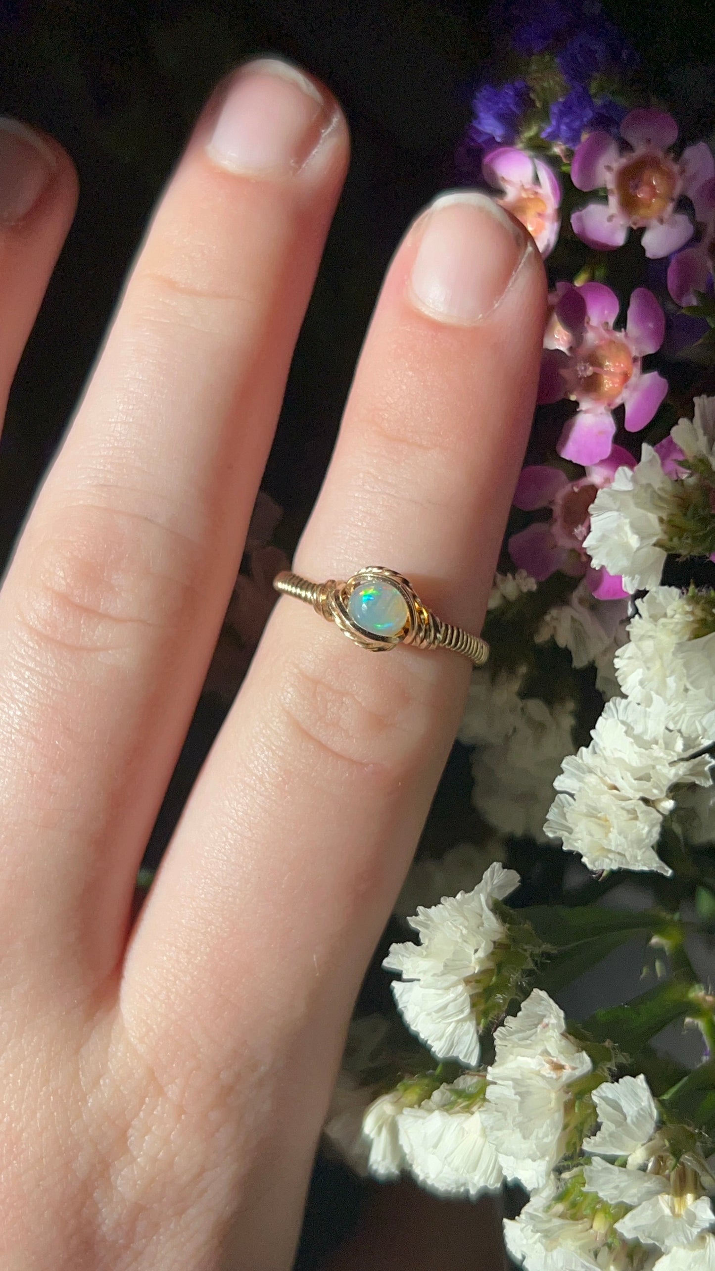 elegant 14k gold opal ring size 6.5