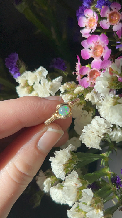 elegant 14k gold opal ring size 6.5